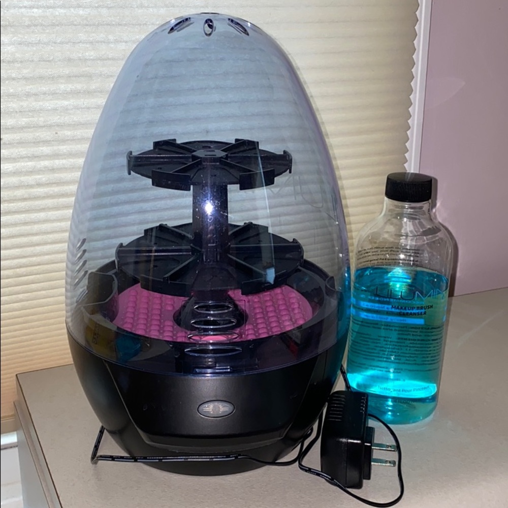 Lilumia Makeup Brush Machine and Cleaner